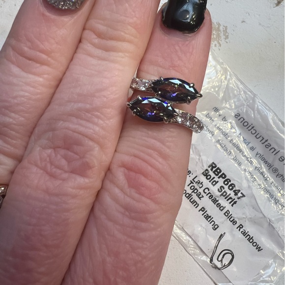 Jewelry - NWT- Size 6- “bold spirit”